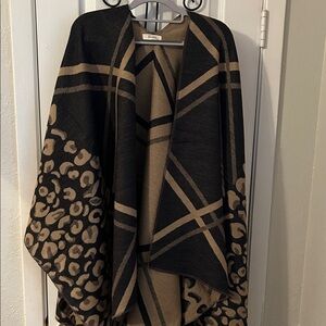 Elegant Black and Tan Patterned Cape